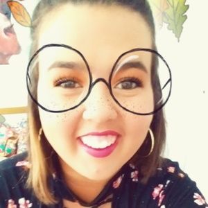 Meet your Posher, Carly